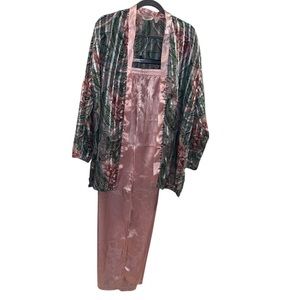 Vintage Victoria’s secrets silk floral paisley sexy two piece pajamas set